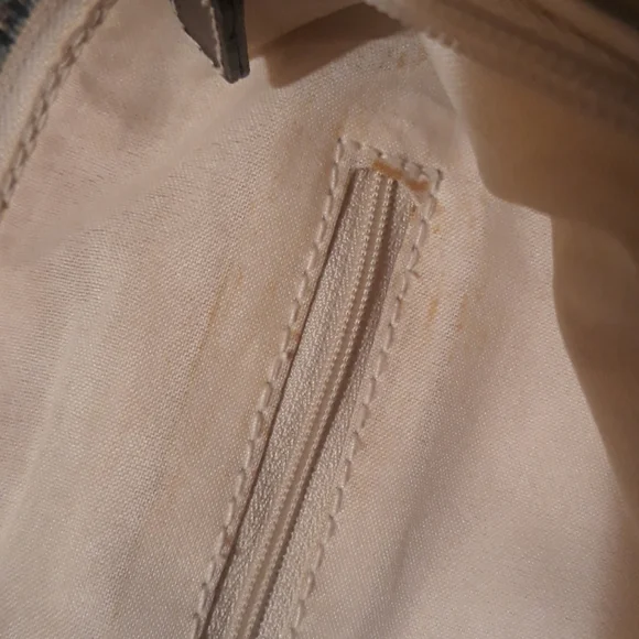 BOGO Vintage Vegan Leather Shoulder Bag - Picture 5 of 6